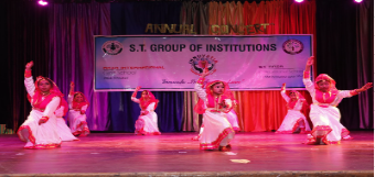 RAZA INTERNATIONAL GIRLS SCHOOL