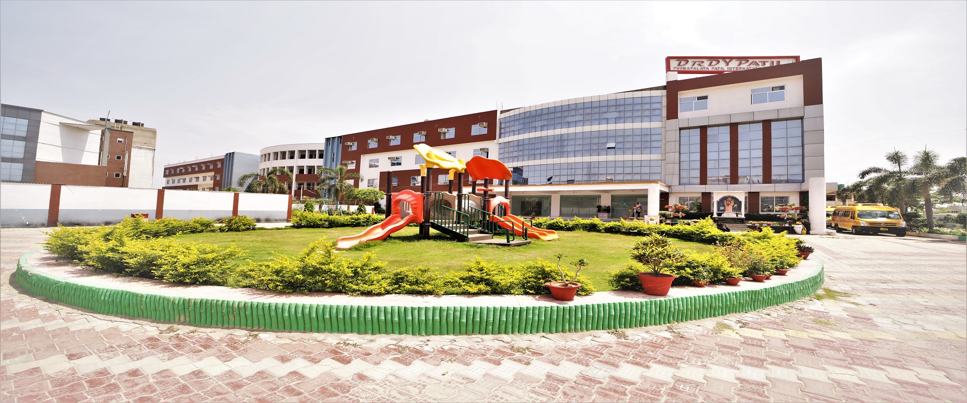 Dr. DY PATIL PUSHPALATA PATIL INTERNATIONAL SCHOOL